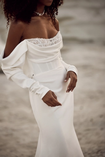 Milla Nova - White and Lace Style #Sofia #2 frontface vertical cropped thumbnail