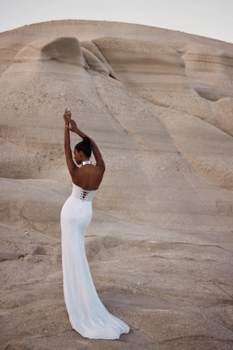 Milla Nova - White and Lace Style #Yarine #1 default backface vertical thumbnail
