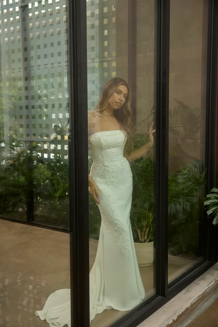 BeLoved by Casablanca BL495