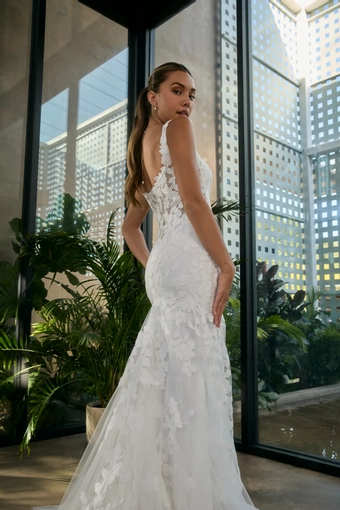 Style BL503 Naya #7 backface vertical cropped thumbnail