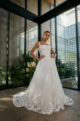 Style BL503 Naya #2 frontface vertical thumbnail