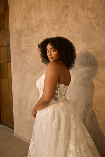 Beloved by Casablanca #BL492C #4 backface vertical cropped thumbnail