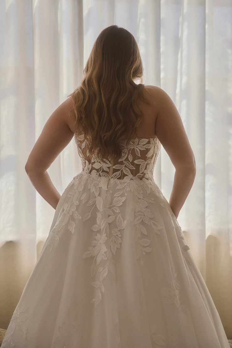 Casablanca Bridal Style #2627C #4 backface vertical cropped picture
