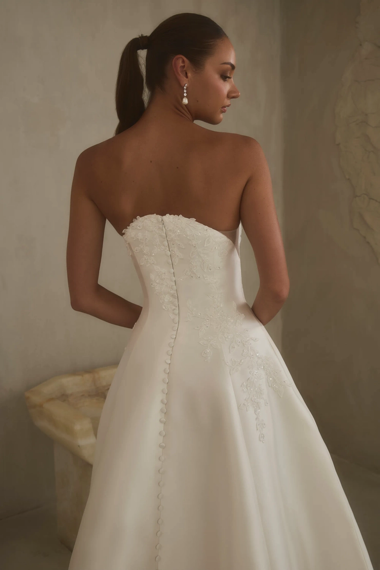 Casablanca Bridal 2624-1