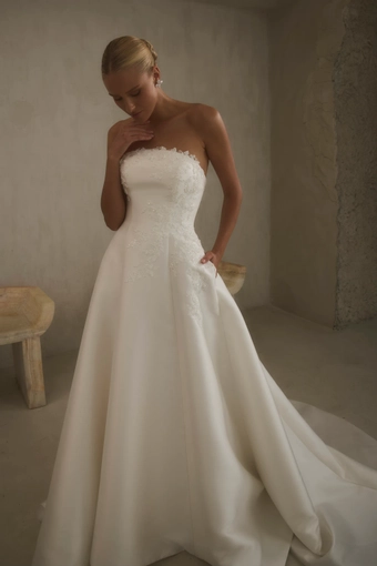 Casablanca Bridal Hadley #1 frontface vertical thumbnail