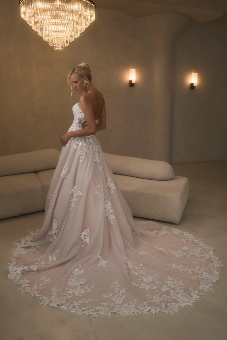 Casablanca Bridal 2627