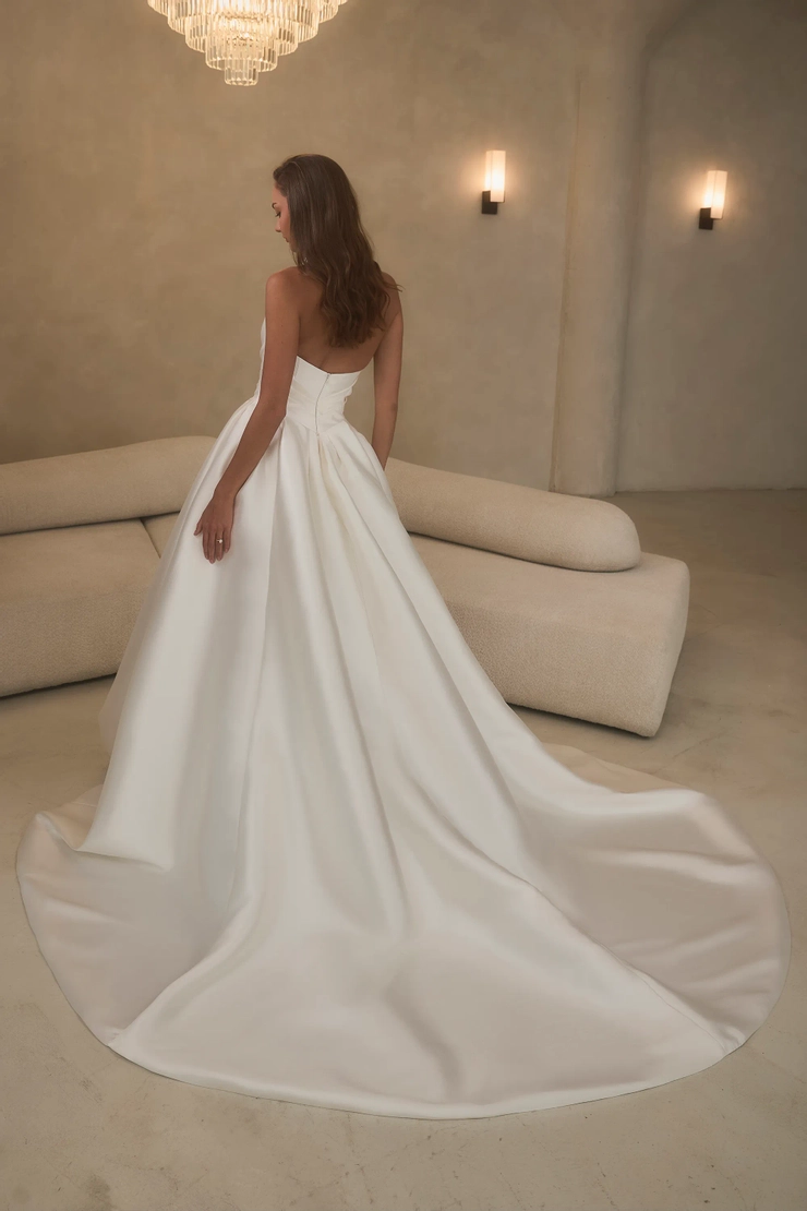 Casablanca Bridal 2628