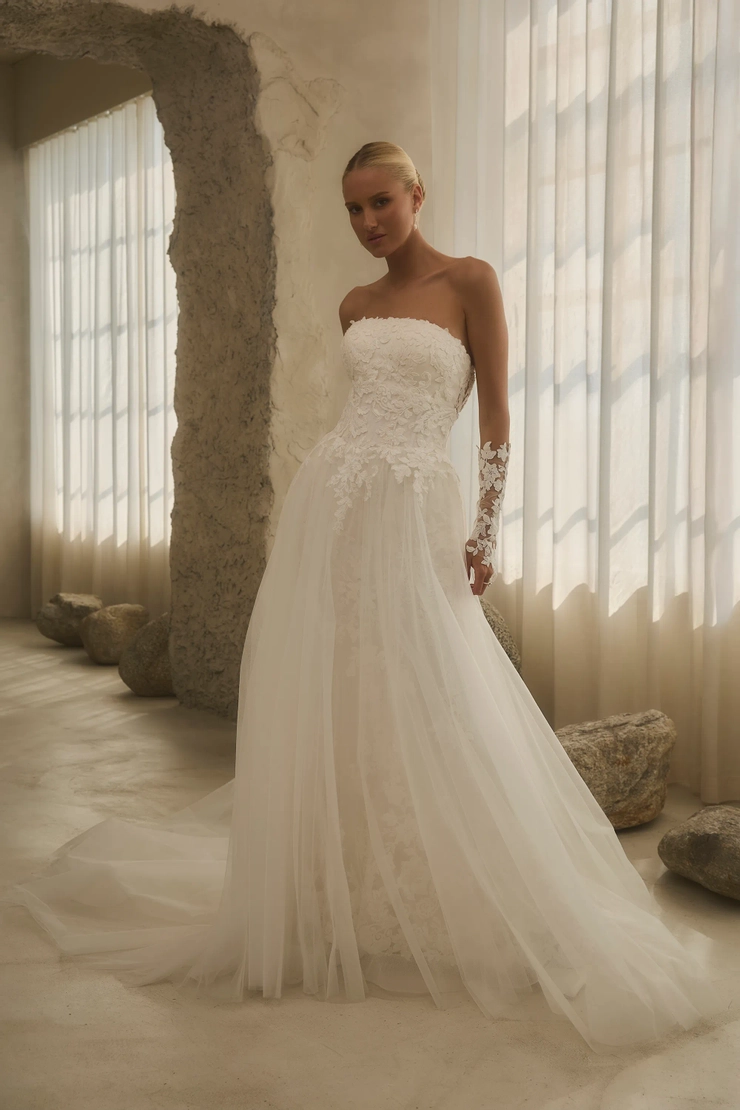 Casablanca Bridal Style #2630-1 #1 frontface vertical picture