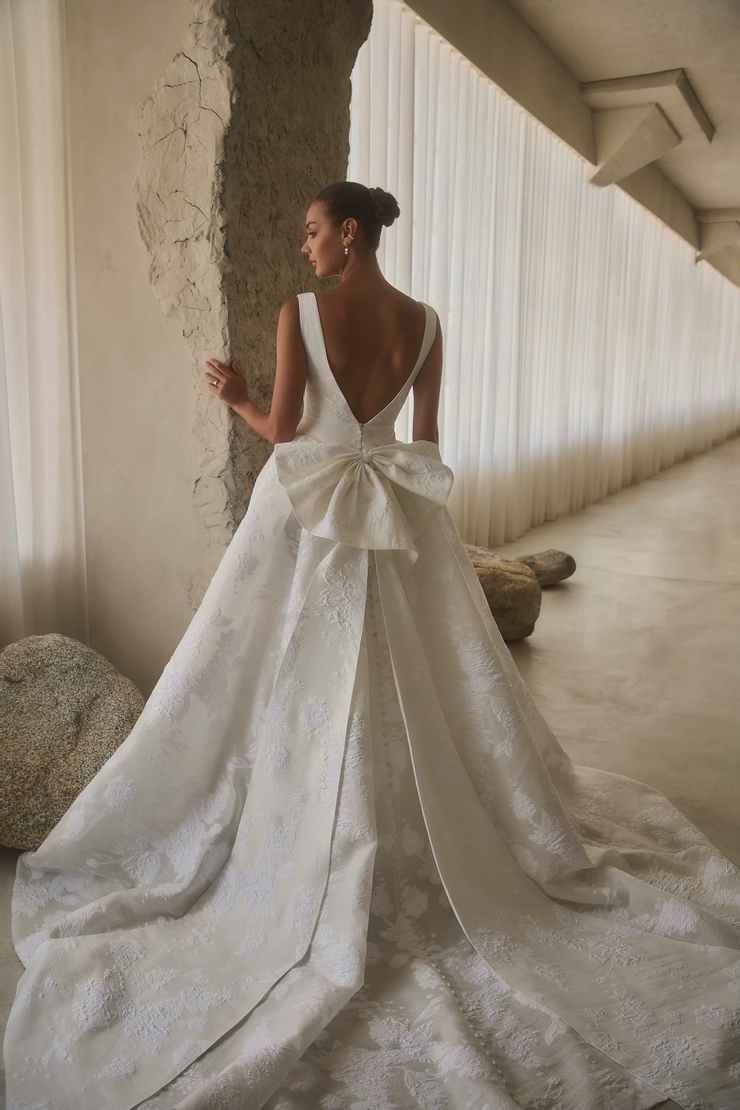 Casablanca Bridal Style #2633 #5 backface vertical cropped picture