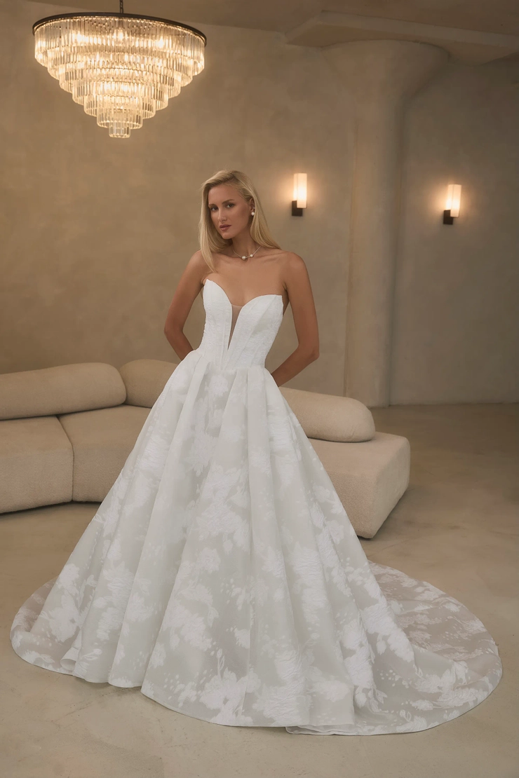 Casablanca Bridal Guinevere Image