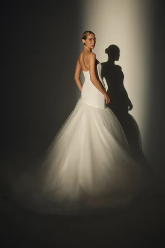 Le Blanc #LE167 #3 backface vertical thumbnail