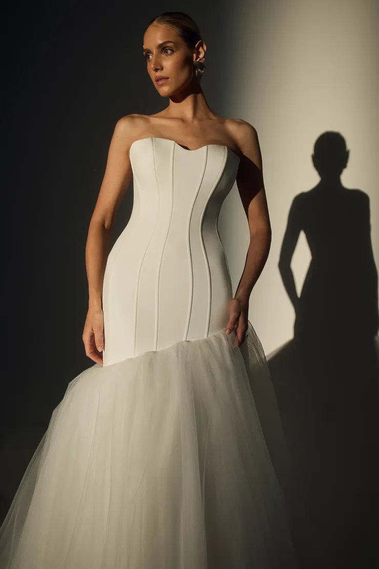 Casablanca Bridal LE167