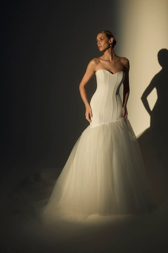 Le Blanc Dina #0 default frontface vertical thumbnail