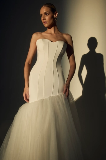 Le Blanc Dina #2 frontface vertical cropped thumbnail