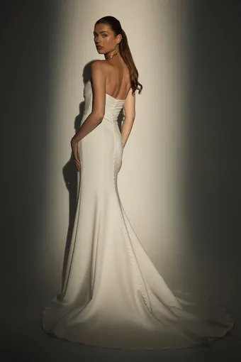 Le Blanc #LE168 #5 backface vertical thumbnail