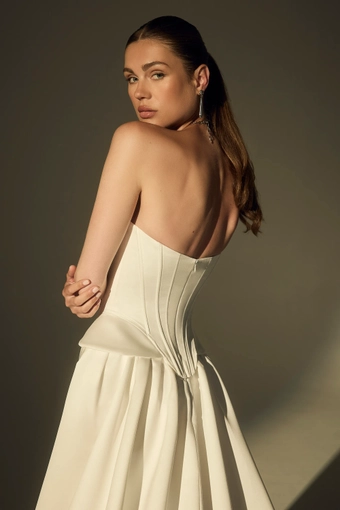 Le Blanc Astra #3 backface vertical cropped thumbnail