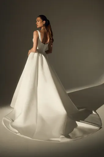 Le Blanc #LE170-1 #4 backface vertical thumbnail