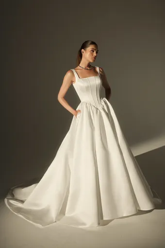 Le Blanc #LE170-1 #1 frontface vertical thumbnail