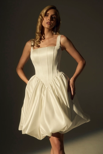 Le Blanc Jaina #7 frontface vertical cropped thumbnail