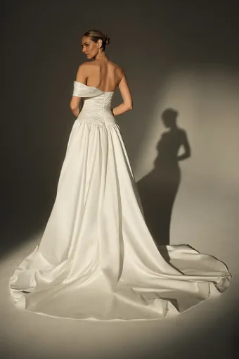 Le Blanc #LE171-1 #6 backface vertical thumbnail