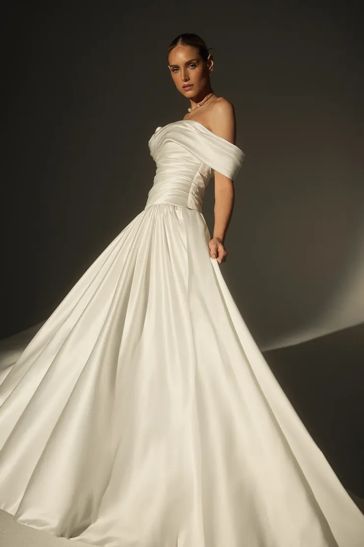 Casablanca Bridal LE171-1