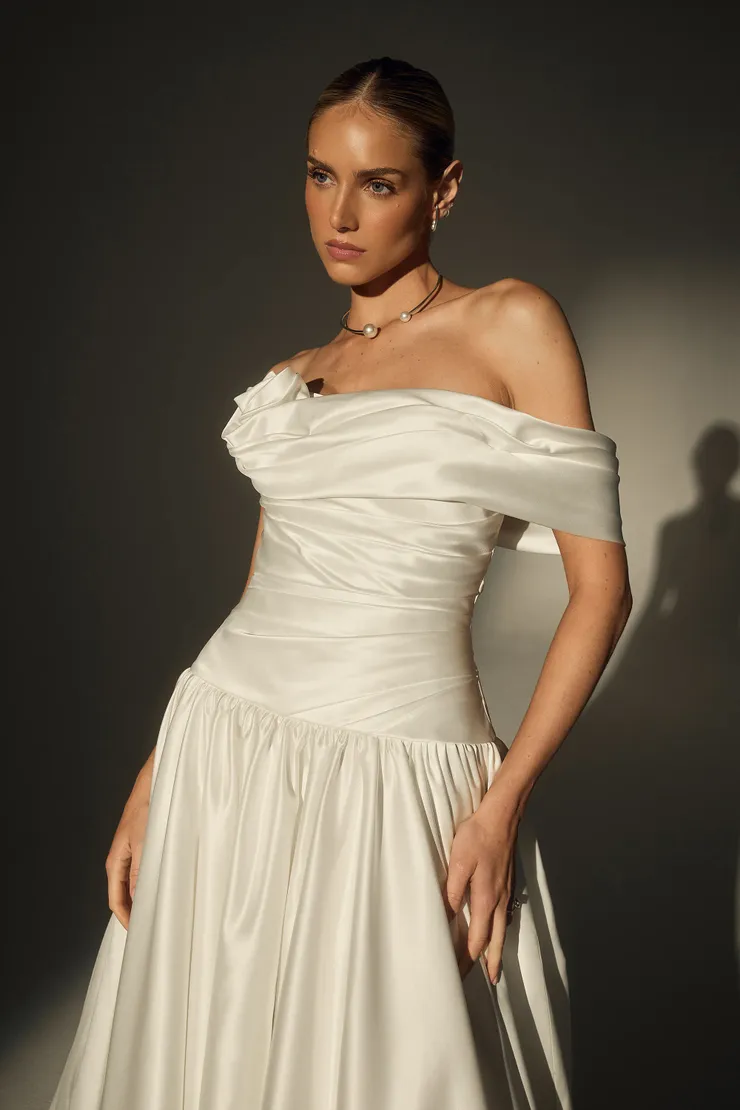 Casablanca Bridal LE171-1