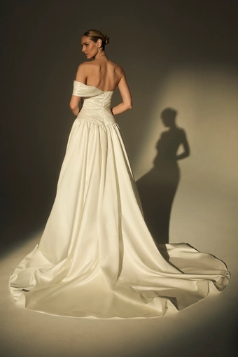 Le Blanc Rowe #3 default backface vertical thumbnail