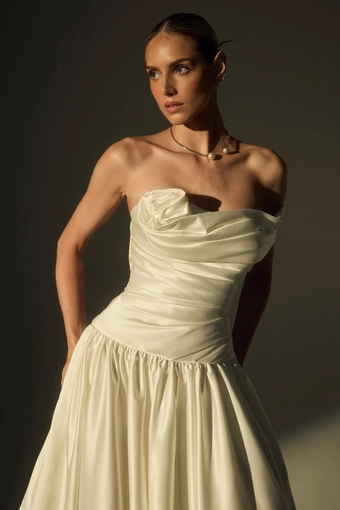 Le Blanc Rowe #5 frontface vertical cropped thumbnail