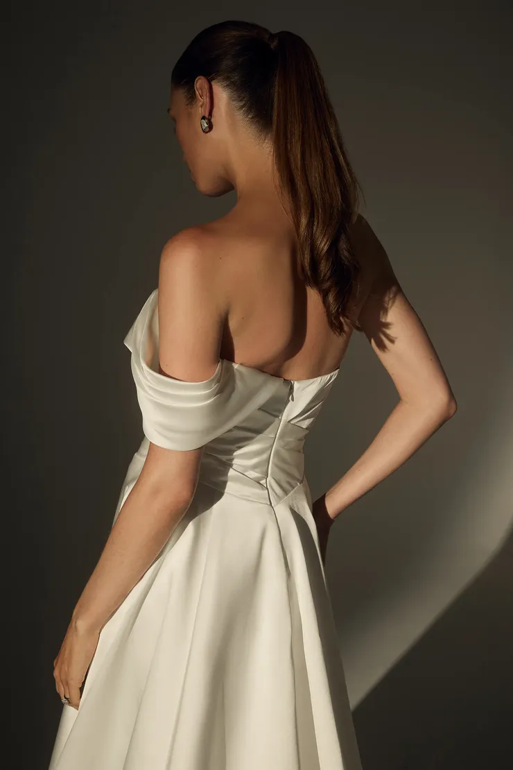 Casablanca Bridal LE171-2