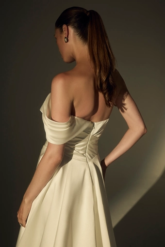 Le Blanc Rowe #3 backface vertical cropped thumbnail