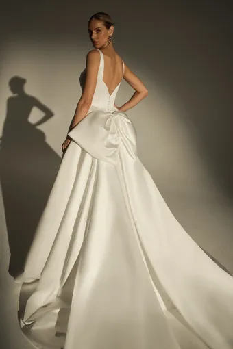 Le Blanc #LE173 #5 backface vertical thumbnail