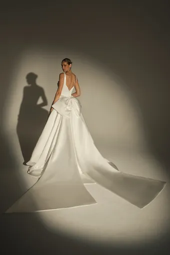 Le Blanc #LE173 #6 backface vertical thumbnail