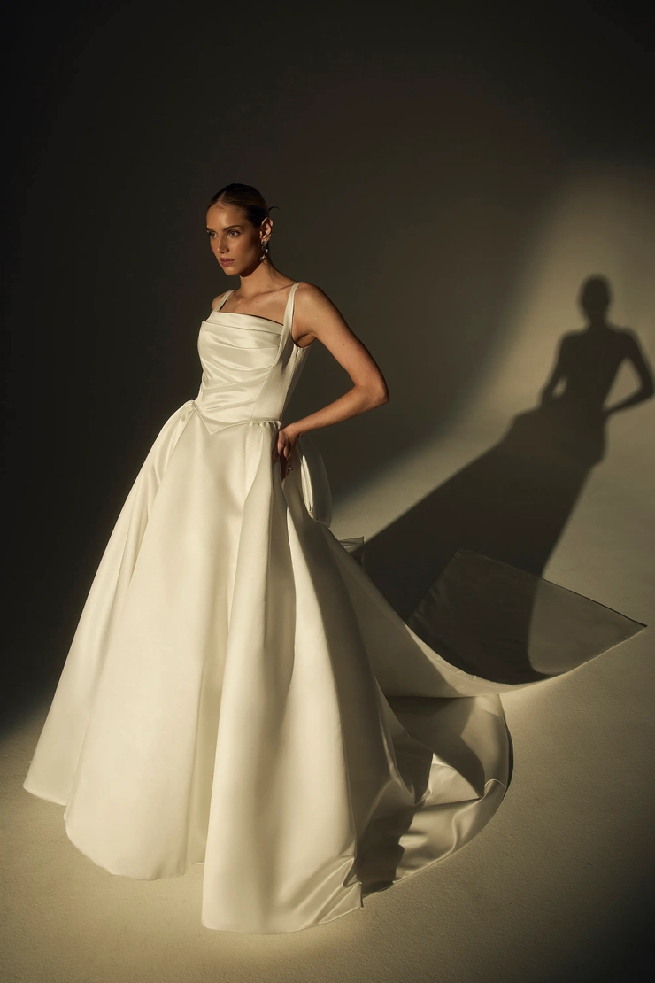 Le Blanc Mona Default Thumbnail Image