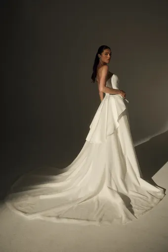 Le Blanc #LE174 #3 backface vertical thumbnail