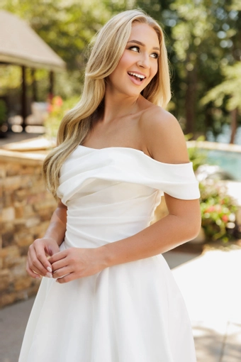 Sophia Thomas B301 #6 frontface vertical cropped thumbnail