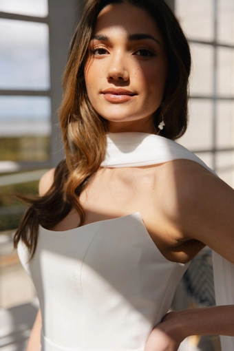 Sarah Alouache Rowena $2 frontface vertical cropped thumbnail