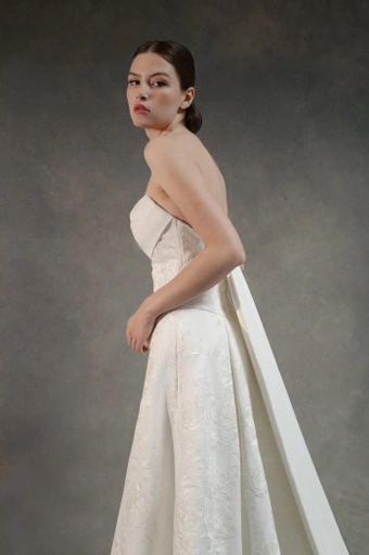 Blue Willow by Anne Barge Solange #4 vertical cropped thumbnail