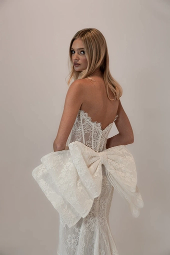 Violet Colby John #4 default backface vertical cropped thumbnail