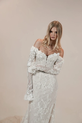 Liza Colby John #4 frontface vertical cropped thumbnail