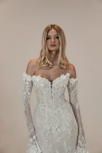 Liza Colby John #3 frontface vertical cropped thumbnail