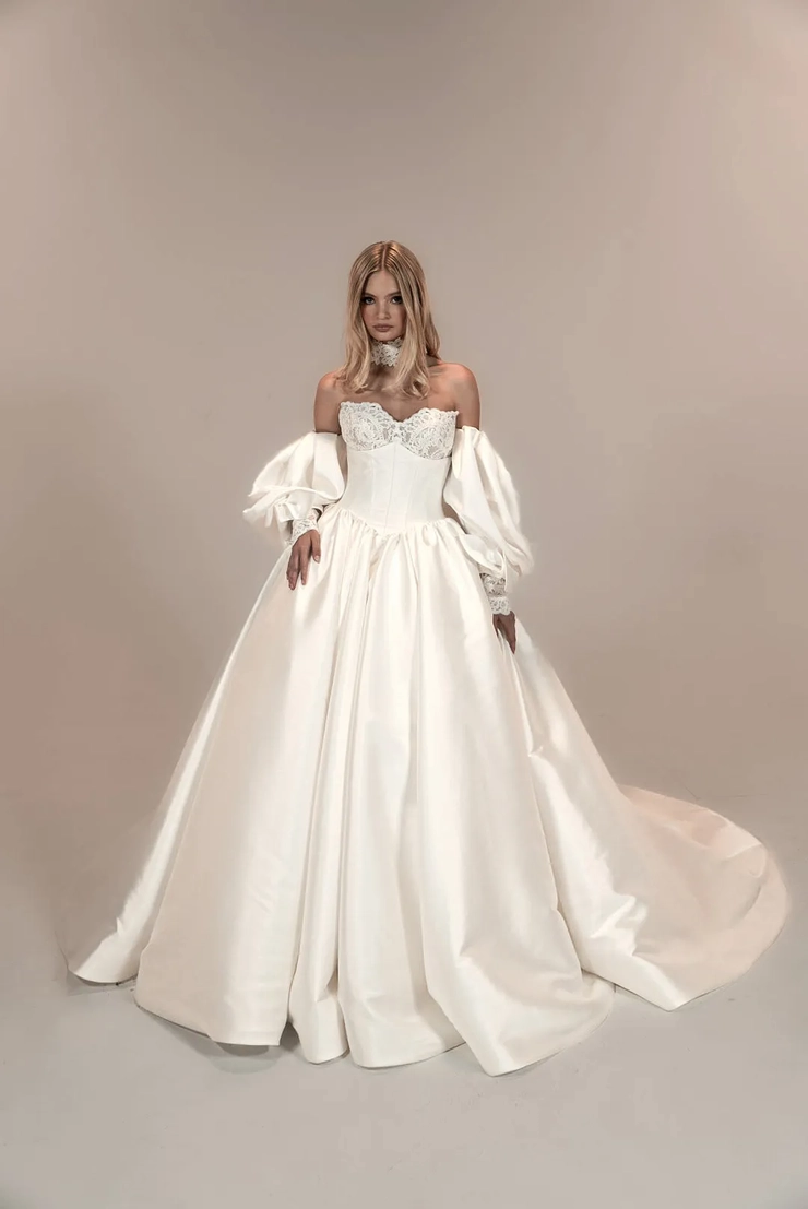 Colby John R2606 Vivienne Default Thumbnail Image