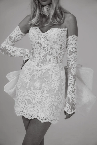 Vivienne Mini Colby John #4 frontface vertical cropped thumbnail