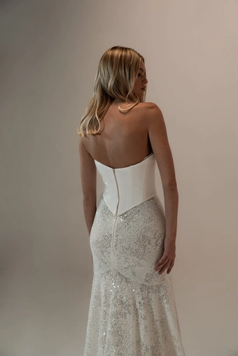 Colby John R2611 #3 default backface vertical cropped thumbnail