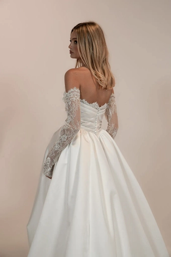 Diana Colby John #4 backface vertical cropped thumbnail