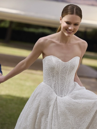 Privee by Pronovias #Assou #2 frontface vertical cropped thumbnail