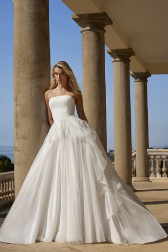 Privee by Pronovias #Ayleen #0 default frontface vertical thumbnail