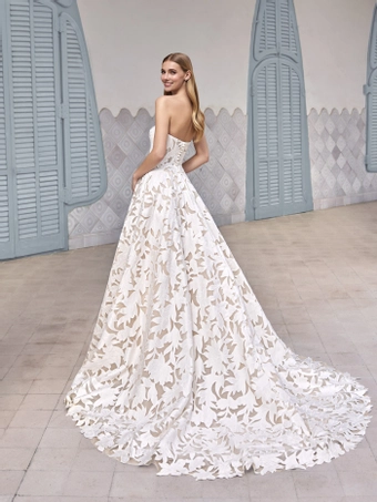 Privee by Pronovias #Beatriu #1 default backface vertical thumbnail