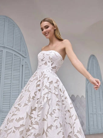 Privee by Pronovias #Beatriu #3 frontface vertical cropped thumbnail