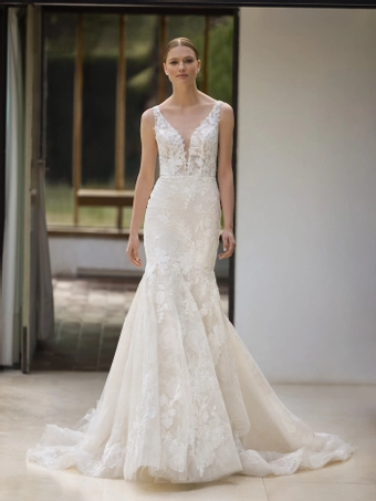 Privee by Pronovias Blaia #0 default frontface vertical thumbnail