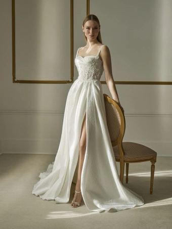 Privee by Pronovias #BOEOTIA #1 frontface vertical thumbnail